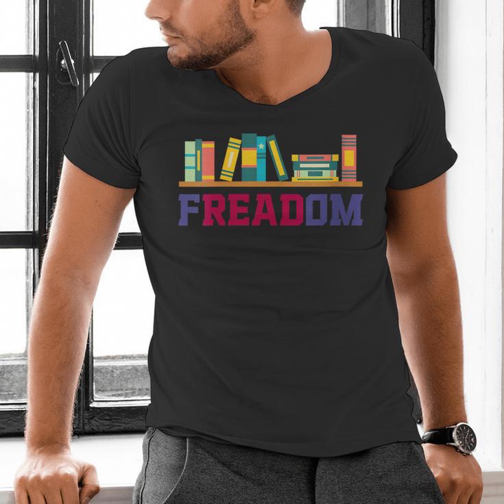 Book Lover Freedom Librarian Vintage Retro Reading Present Men's V-Neck T-Shirt