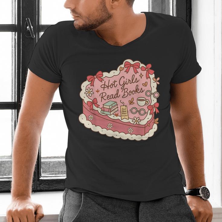 Book Lover Hot Girls Read Books Tee Men's V-Neck T-Shirt