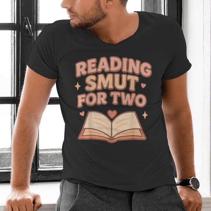 Book Lover Pregnancy Announcement Reveal Smut Men's V-Neck T-Shirt