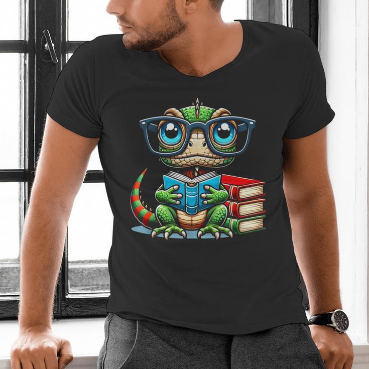 Book Lover Reading Iguana Men's V-Neck T-Shirt
