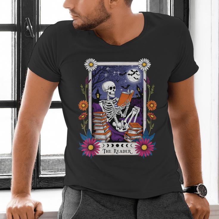 Book Lover Tarot Card The Reader Mystic Skeleton Men's V-Neck T-Shirt Book Lover Tarot Card The Reader Mystic Skeleton Men's V-Neck T-Shirt