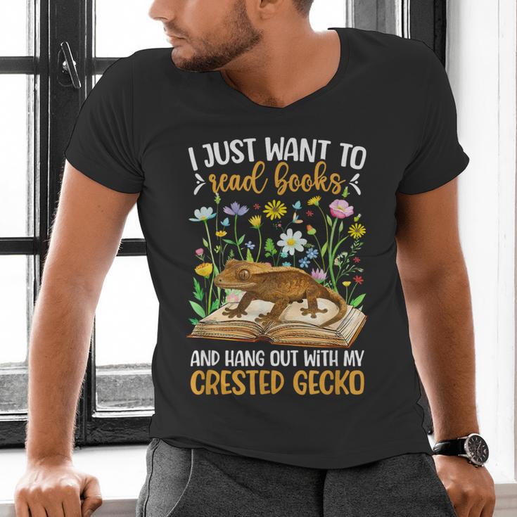 Books And Crested Gecko Owner Crestie Lover Men's V-Neck T-Shirt