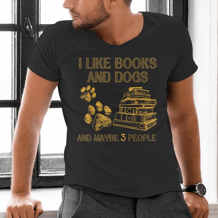 I Like Books And Dogs And Maybe 3 People Vintage Sayin Men's V-Neck T-Shirt