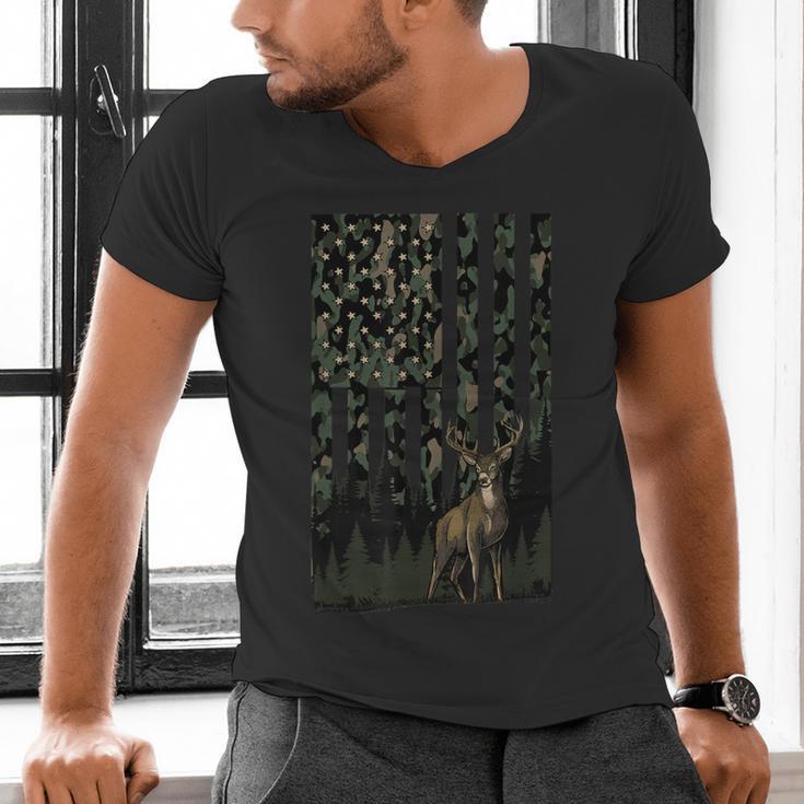 Camo Deer American Flag Graphic Hunting Men Dad Boys Men's V-Neck T-Shirt