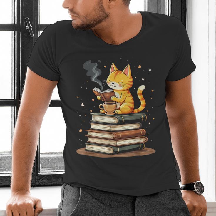 Cat Reading Books Men's V-Neck T-Shirt