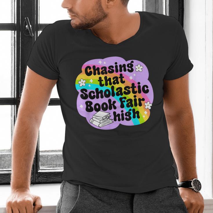 Chasing That Scholastic Book Fair High Book Lovers Men's V-Neck T-Shirt