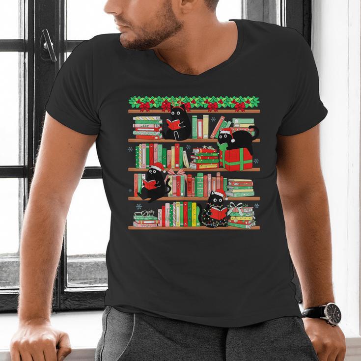 Christmas Cat Santa Bookshelves Book Lover Reader Men's V-Neck T-Shirt Christmas Cat Santa Bookshelves Book Lover Reader Men's V-Neck T-Shirt