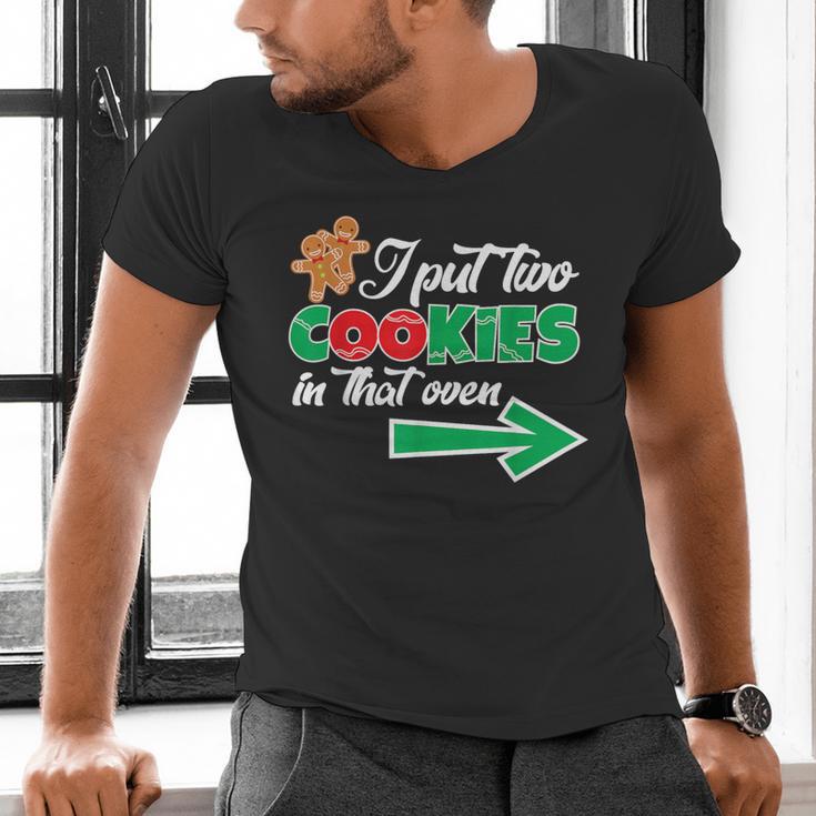 Christmas Twins Expecting Dad T-Shirt Pregnant Wife Tee Men's V-Neck T-Shirt