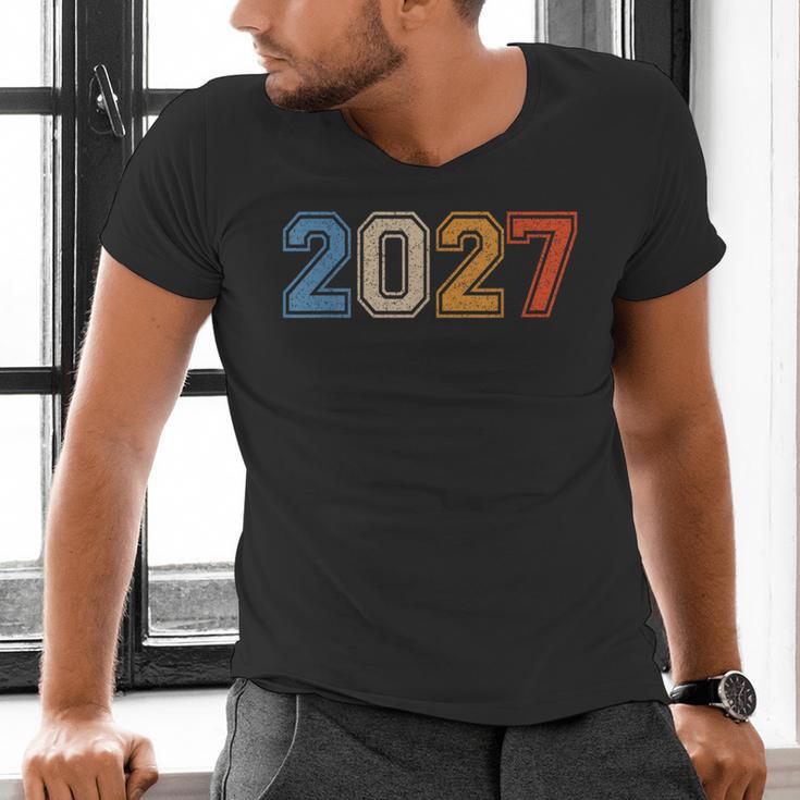 Class Of 2027 Graduate Shirts For Men Women Graduation Retro Men's V-Neck T-Shirt