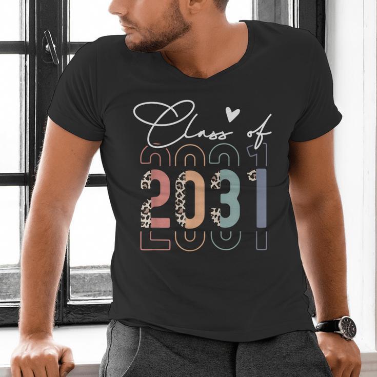 Class Of 2031 School College Retro Graduation Vintage Grad Men's V-Neck T-Shirt