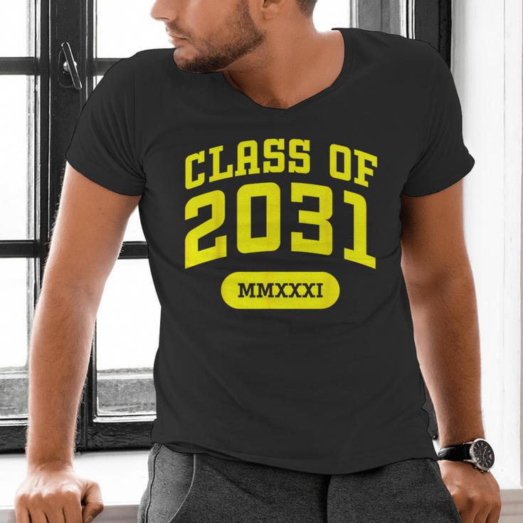 Class Of 2031 Shirts For Kindergarten Photo To Graduation Men's V-Neck T-Shirt