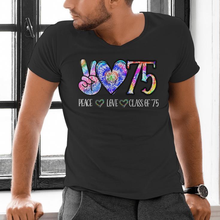 Class Of 75 1975 50th Class Reunion Tie Dye Graduation Items Men's V-Neck T-Shirt