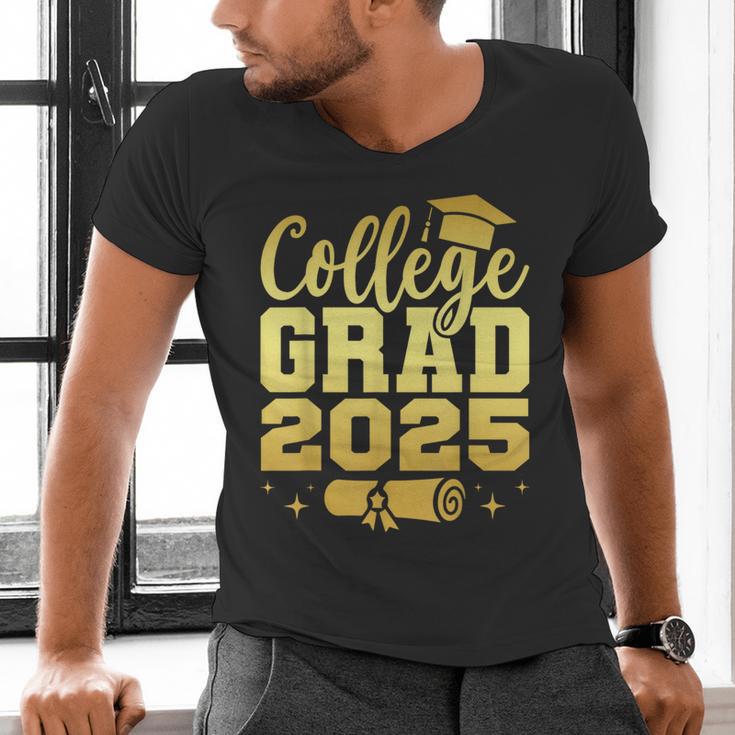 College Grad Class Of 2025 Senior Graduate Graduation Men's V-Neck T-Shirt