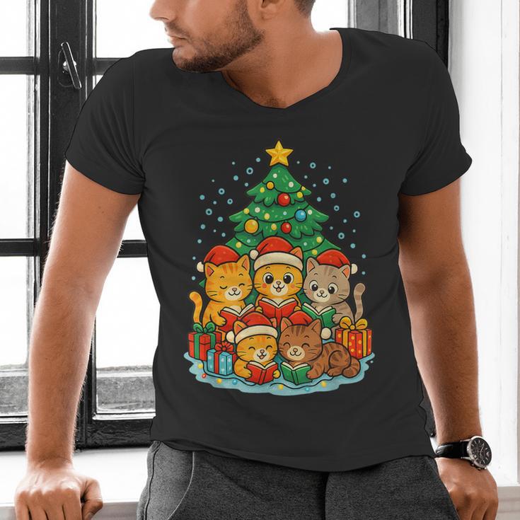 Cute Cats Reading Books Christmas Tree Men's V-Neck T-Shirt