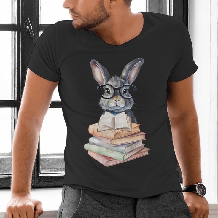Cute Reading Bunny With Glasses Books Reader Book Bookworm Men's V-Neck T-Shirt