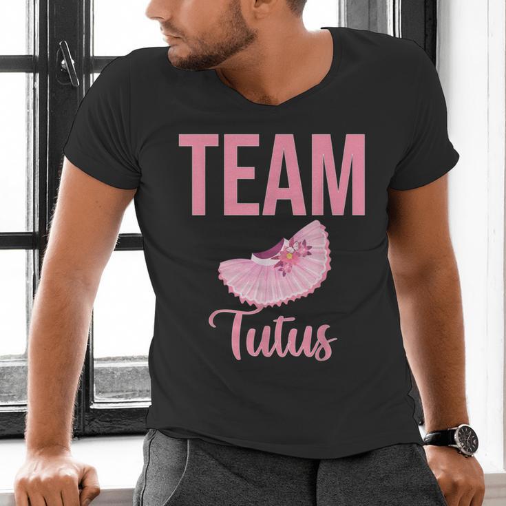 Cute Team Tutus Gender Reveal For Mom And Dad Men's V-Neck T-Shirt