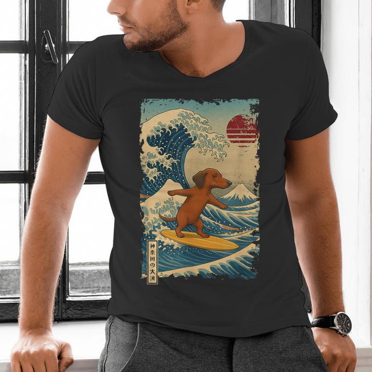 Dachshund Doxie Japanese Kanagawa Wave Surfing Japan Mom Dad Men's V-Neck T-Shirt