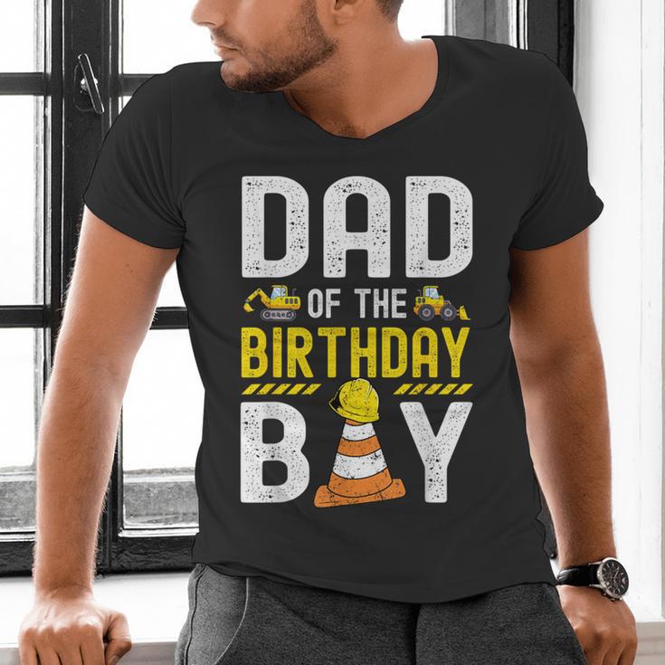 Dad Of The Birthday Boy Construction Worker Bday Men's V-Neck T-Shirt