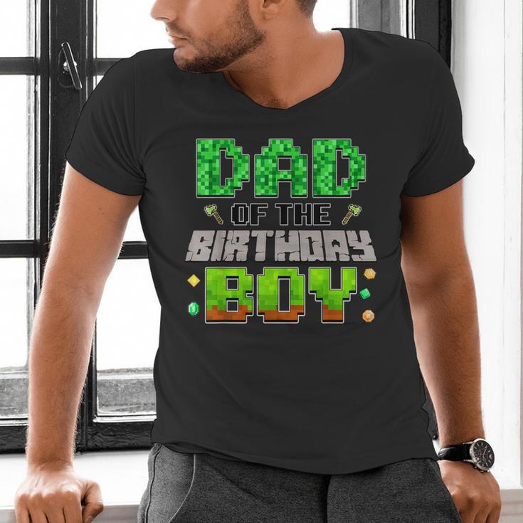 Dad Of The Birthday Boy Family Gaming Pixel Birthday Party Men's V-Neck T-Shirt