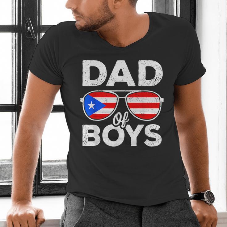 Dad Of Boys Fathers Day Retro Puerto Rico Flag Boricua Dad Men's V-Neck T-Shirt