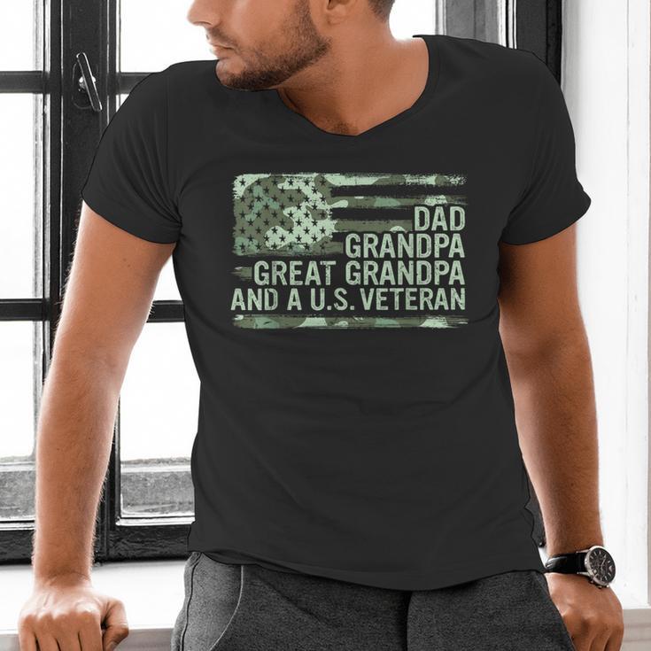 Dad Grandpa Great Grandpa Veteran Fathers Day Great Grandpa Men's V-Neck T-Shirt