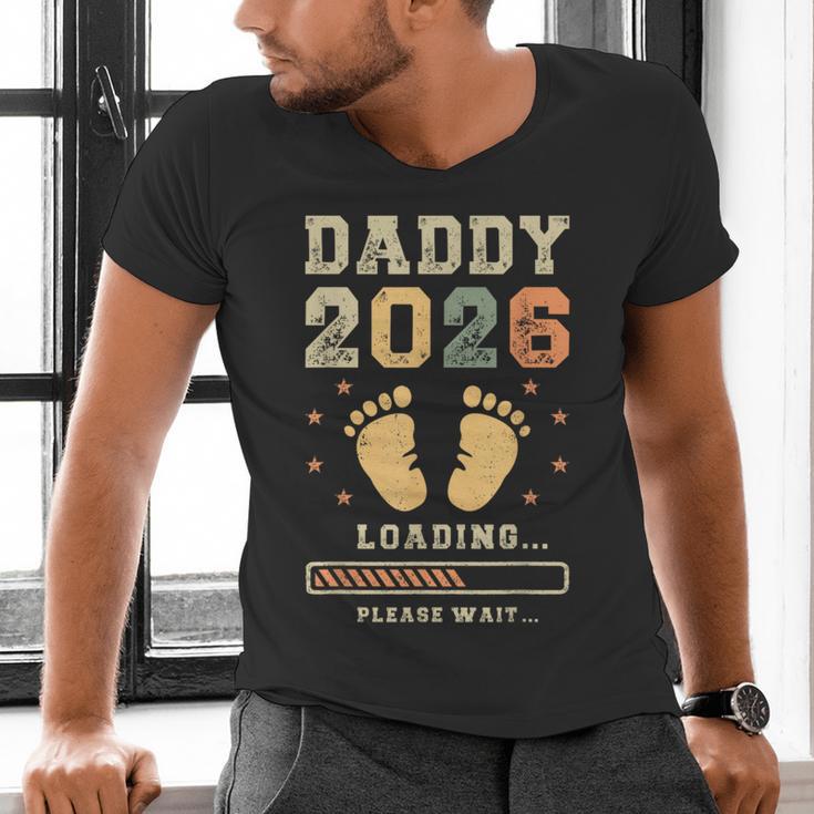 Daddy 2026 Loading Baby Announcement Expecting Dad To Be Men's V-Neck T-Shirt