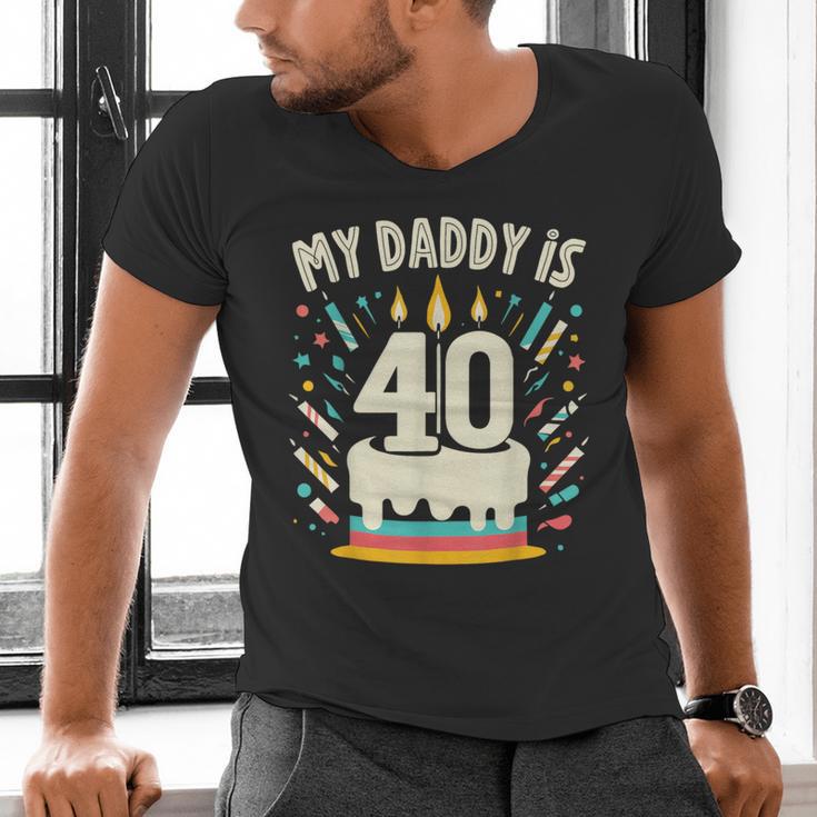 My Daddy Is 40 Years Old Father 40th Birthday Dad Men's V-Neck T-Shirt