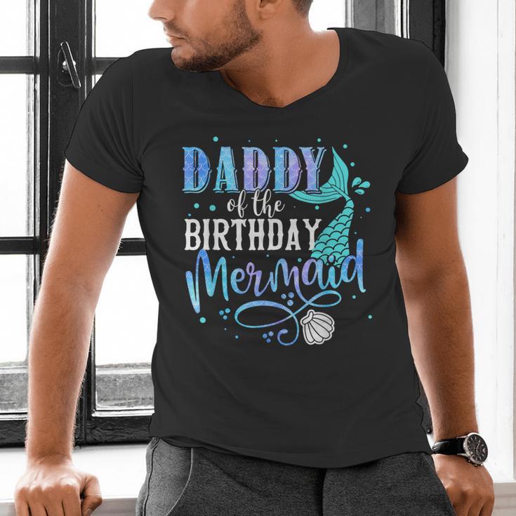 Daddy Of The Birthday Mermaid Family Matching Dad Papa Men's V-Neck T-Shirt