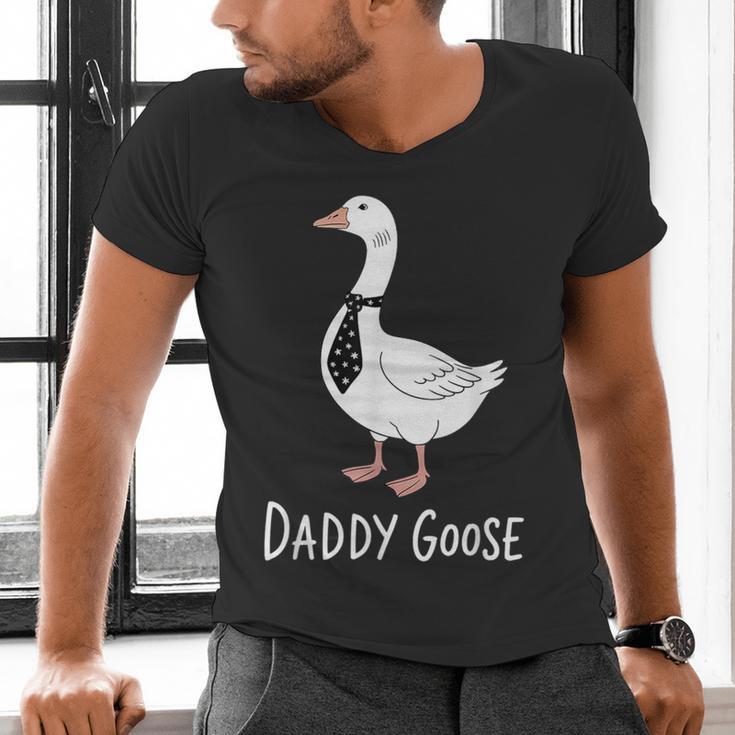 Daddy Goose Fun Father's Day Tee For Dad Men's V-Neck T-Shirt Daddy Goose Fun Father's Day Tee For Dad Men's V-Neck T-Shirt