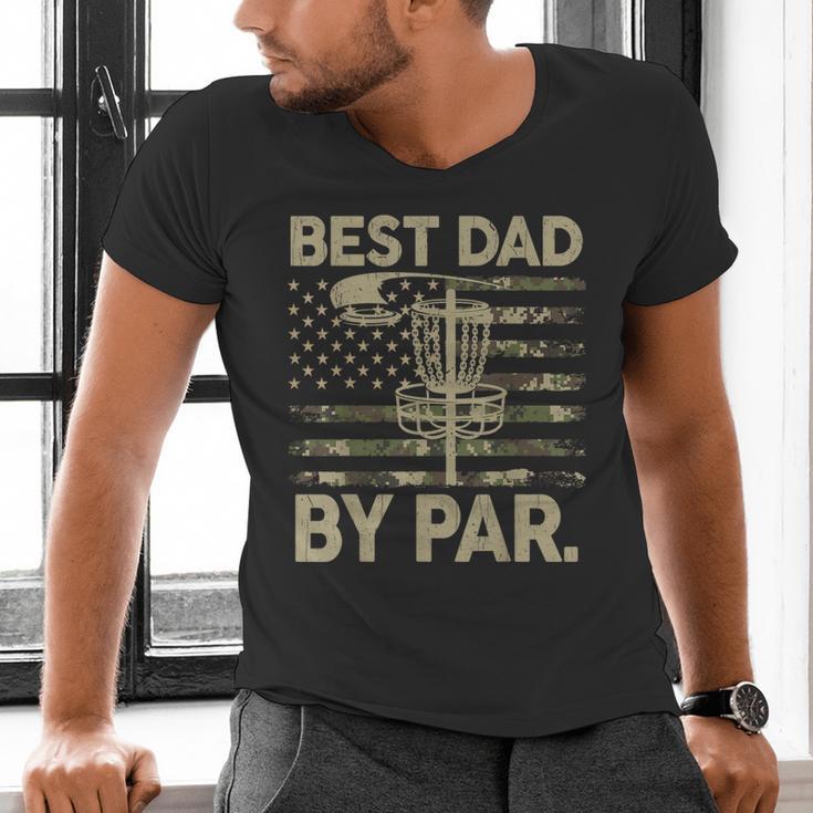 Disc Golf Frisbee Best Dad Par Camo US Flag Golfer Men's V-Neck T-Shirt