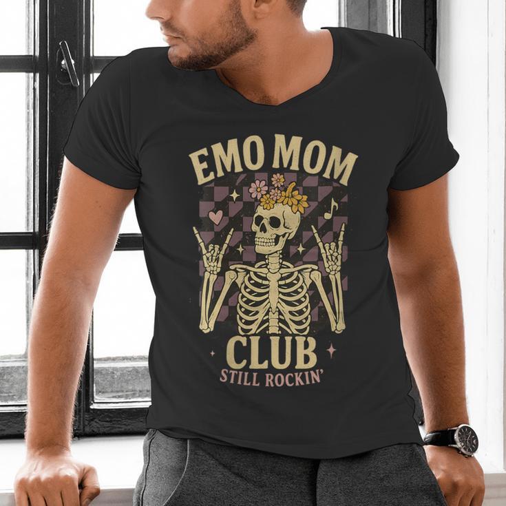 Emo Mom Club Still Rockin Skeleton Nostalgia Women Mother Men's V-Neck T-Shirt