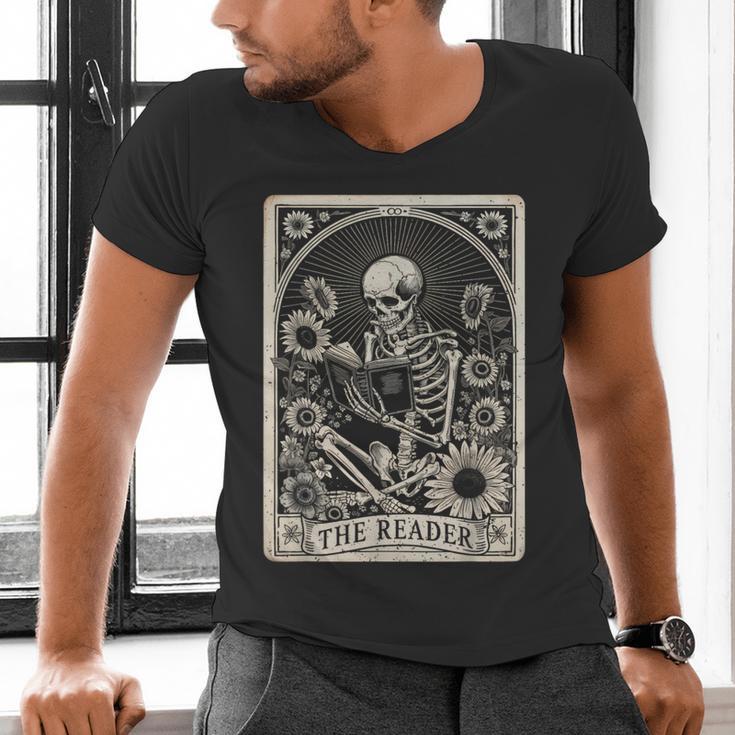 Floral The Reader Tarot Card Skeleton Reading Book Men's V-Neck T-Shirt