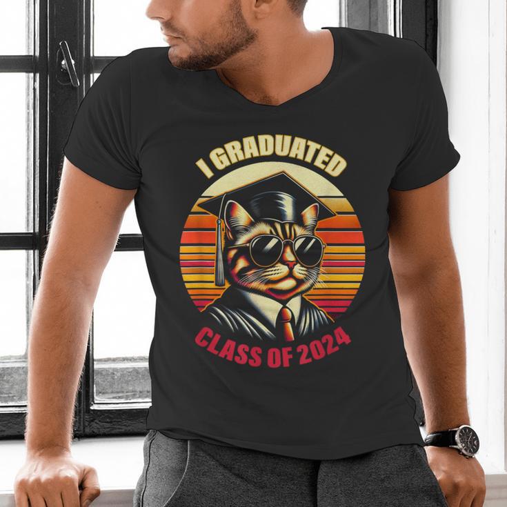 Graduation Day 2024 Graduate For School Degree College Cat Men Women Men's V-Neck T-Shirt
