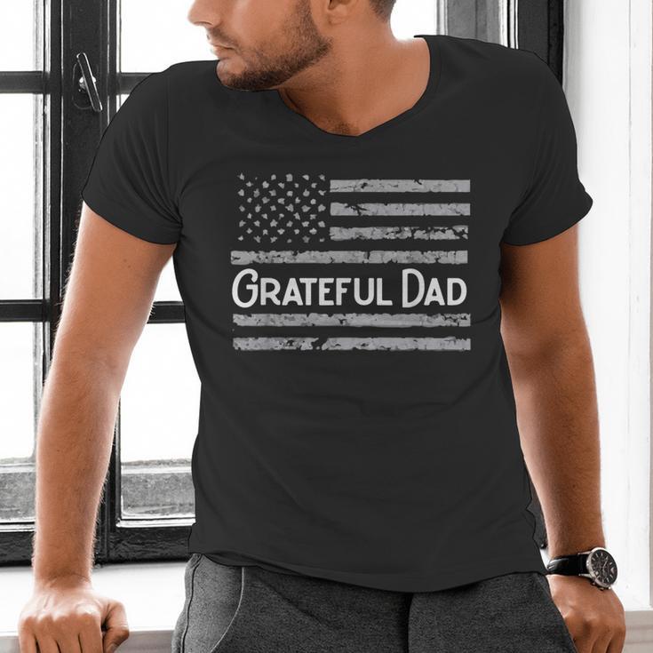 Grateful Dad Father's Day Papa Daddy Best Dad Men's V-Neck T-Shirt Grateful Dad Father's Day Papa Daddy Best Dad Men's V-Neck T-Shirt
