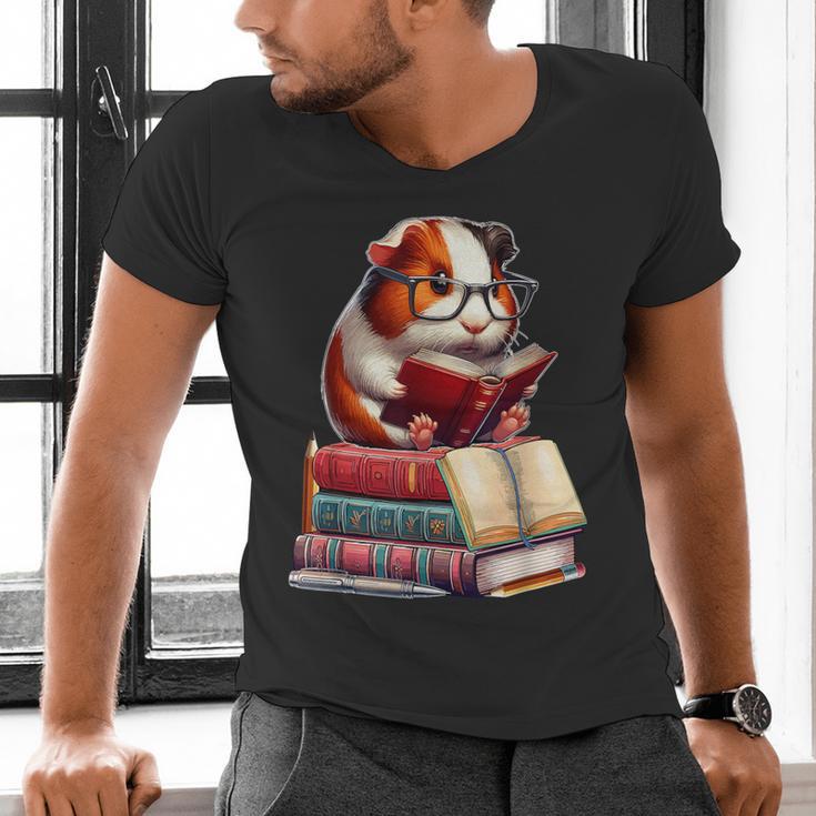 Guinea Pig Reading Books Matching Bookworm Readers Librarian Men's V-Neck T-Shirt