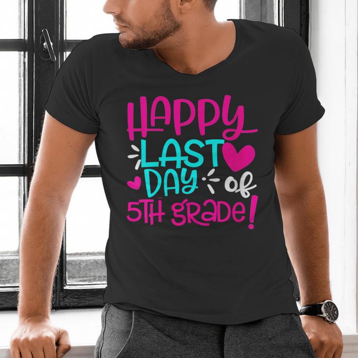 Happy Last Day Of Fifth 5th Grade Teacher Student Graduation Men's V-Neck T-Shirt