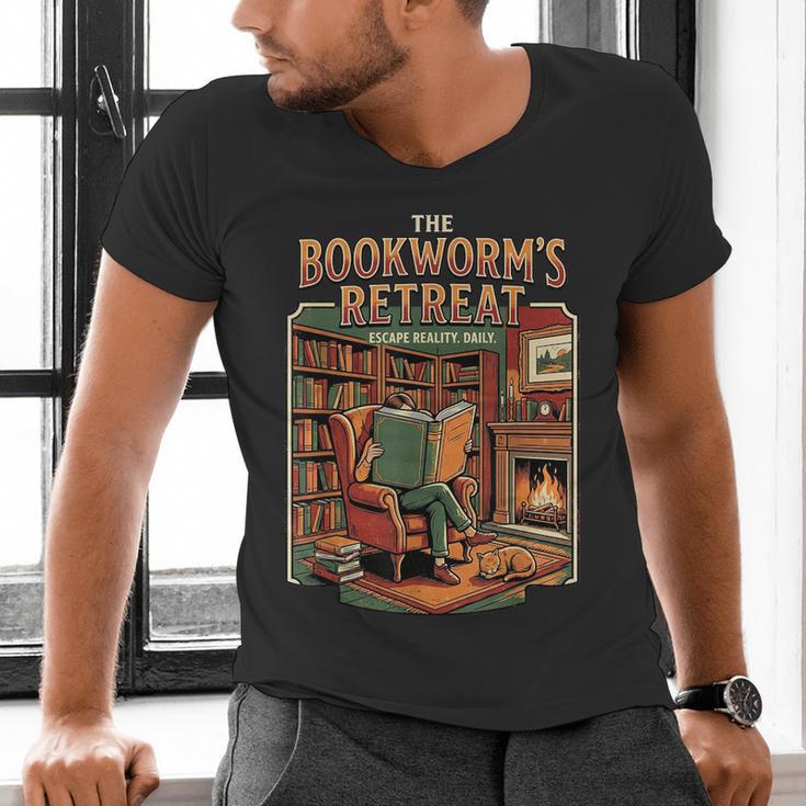 Introvert Book Lover The Bookworm's Retreat Men's V-Neck T-Shirt