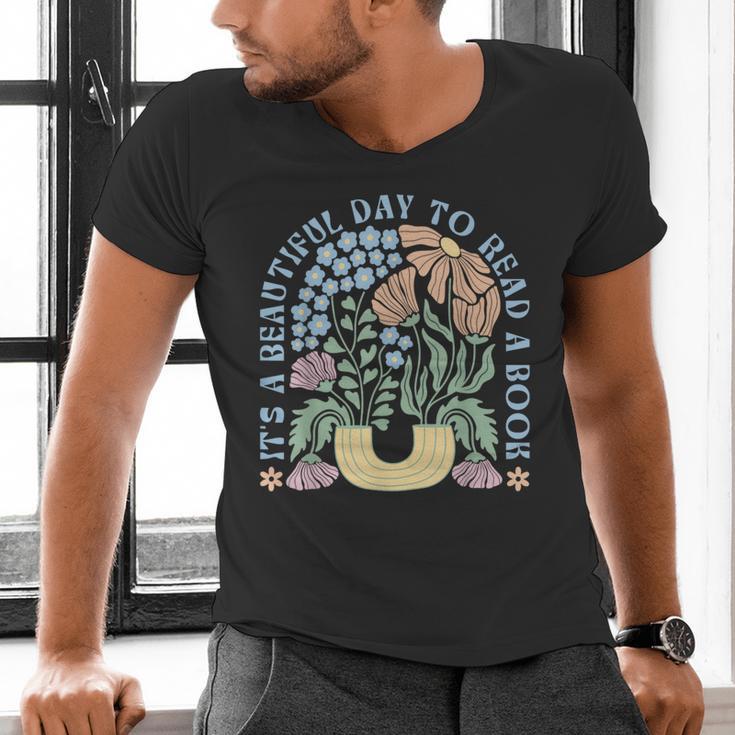 It's A Beautiful Day To Read A Book Librarian Book Lover Men's V-Neck T-Shirt
