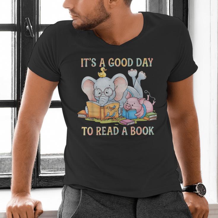 Its A Good Day To Read A Book Cute Pig & Elephant Adventure Men's V-Neck T-Shirt