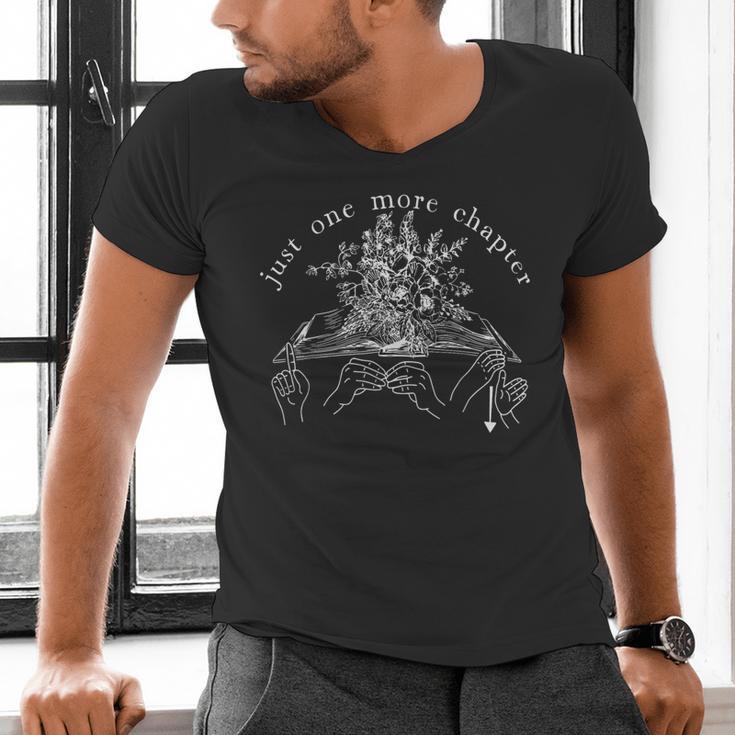 Just One More Chapter Deaf ASL Reading Book Librarian Men's V-Neck T-Shirt