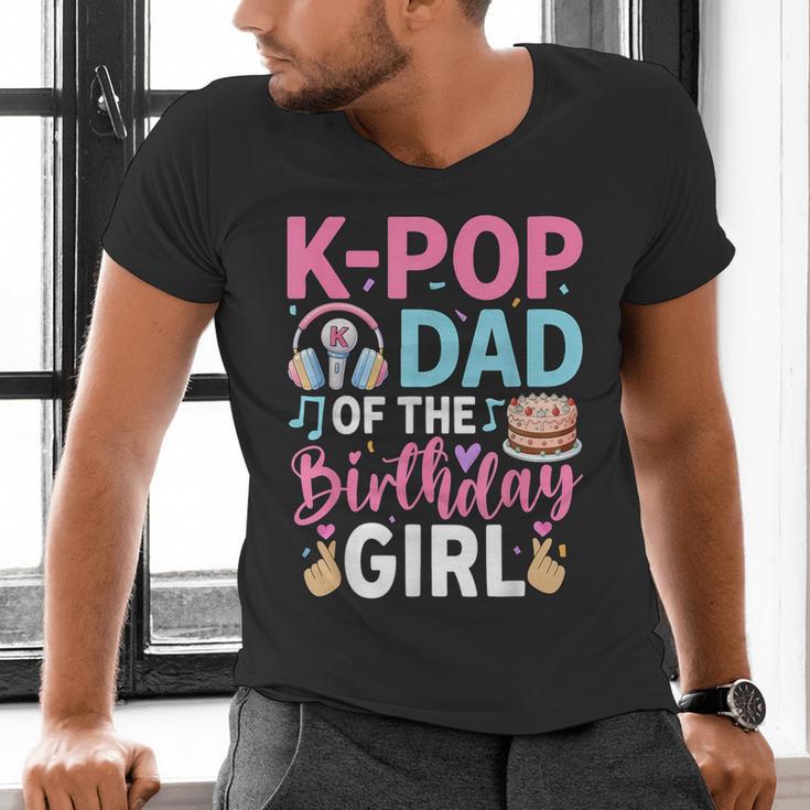 K-Pop Dad Of The Birthday Girl Men's V-Neck T-Shirt