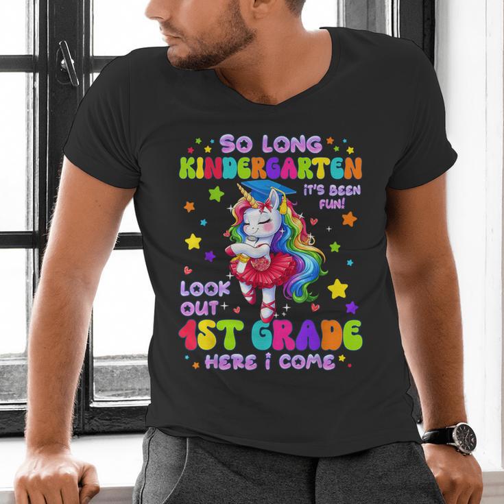 Kindergarten Graduation 2025 Graduate Girls Unicorn 1st Grad Men's V-Neck T-Shirt
