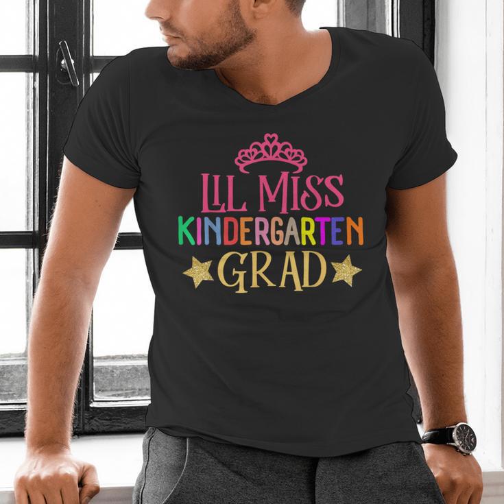 Kindergarten Graduation Shirts 2019 Girls GraduateShirt Men's V-Neck T-Shirt