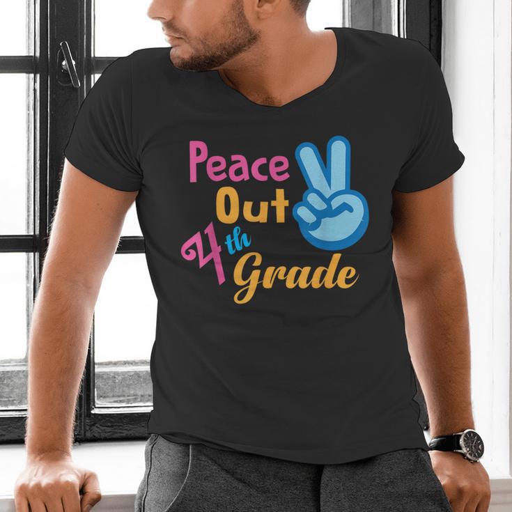 Last Day Of School Peace Out Grade 4 Graduation Kids Men's V-Neck T-Shirt