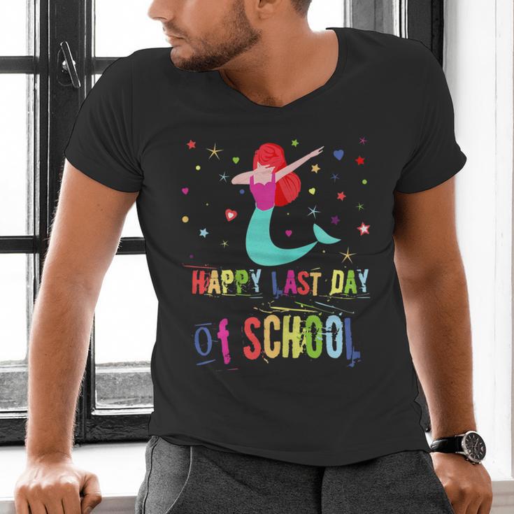 Last Day Of School T-Shirt Graduation 2018 Shirt Men's V-Neck T-Shirt