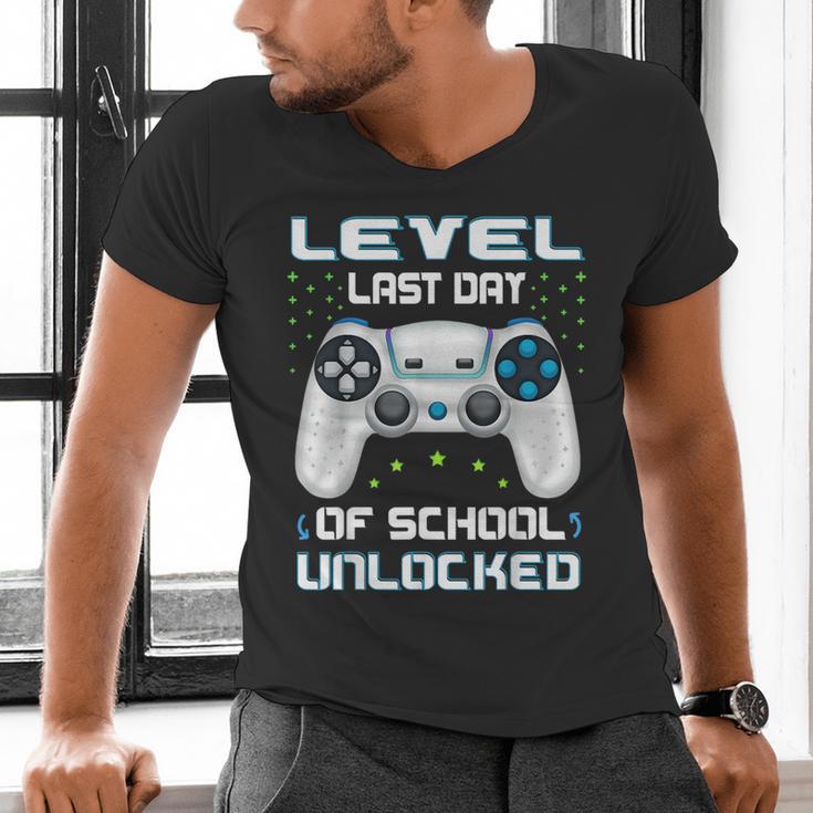 Last Days Of School Graduation Kindergarten Gamer Boys Kids Men's V-Neck T-Shirt