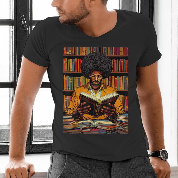 Man Reading Book Black History Month Book Lover Afro Men's V-Neck T-Shirt