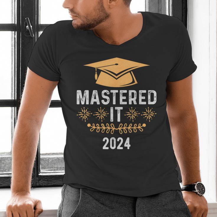 Mastered It 2024 Masters Degree Graduation Graduate Mba Men's V-Neck T-Shirt