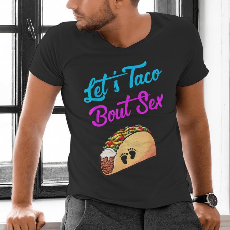 Mom Dad Let's Taco Bout Sex Gender Reveal Party Men's V-Neck T-Shirt