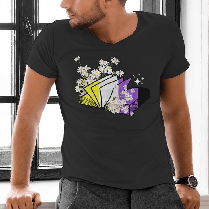 Non-Binary Book Lover Nonbinary Daisy LGBT Reading Pride Men's V-Neck T-Shirt